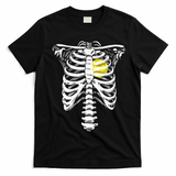 Softball Heart Skeleton Rib Cage Halloween Love Softball T-Shirt - Black